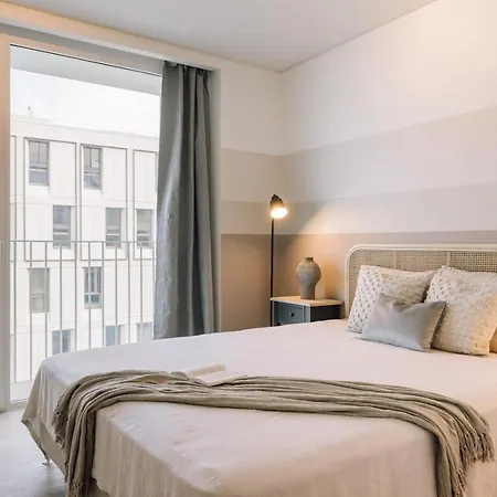 Samarra - 2 Bedrooms And Shared Pool In Areeiro * Lissabon
